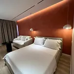 Novum * Tirana